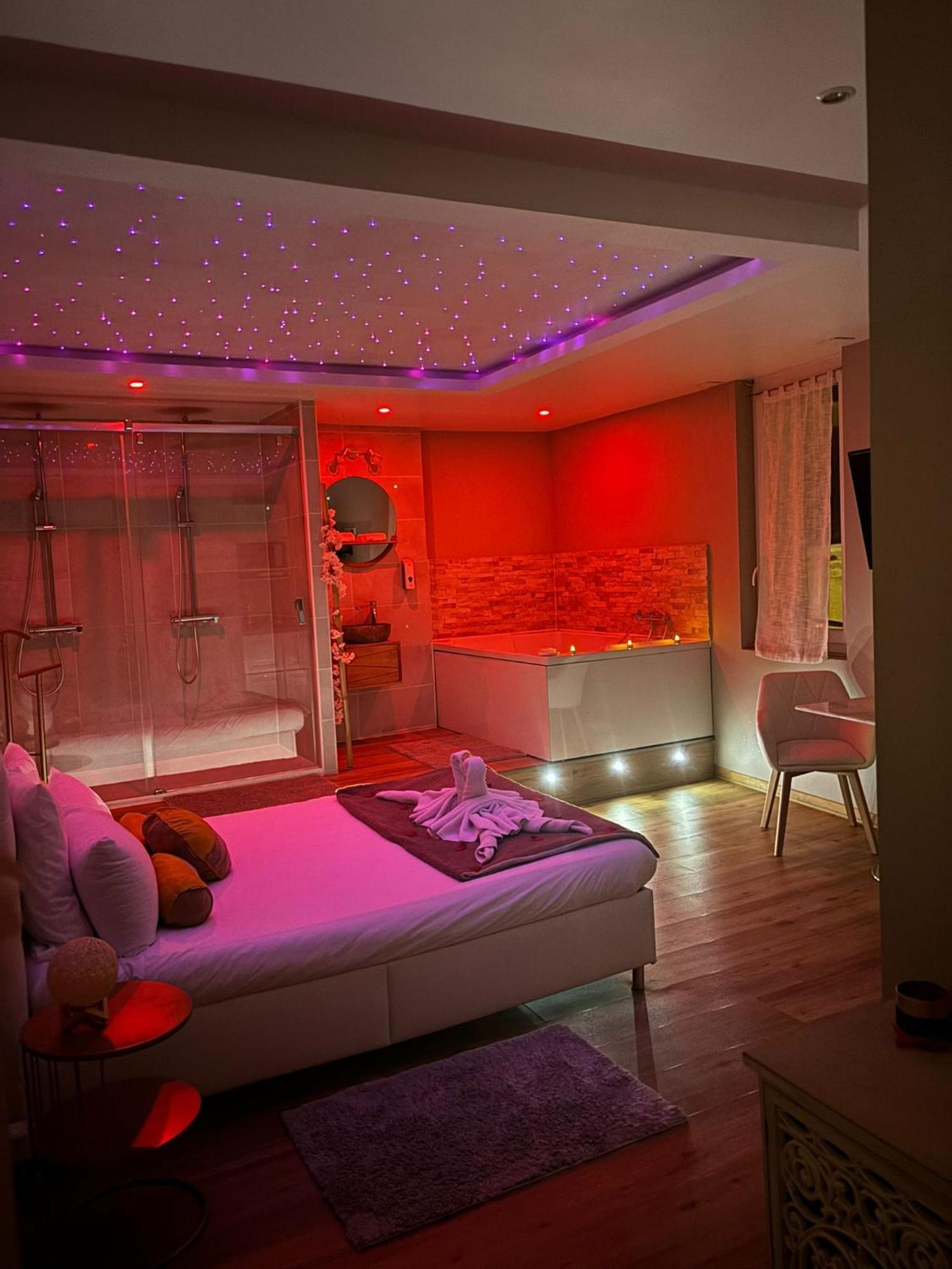 Studio Love Room Spa Baignoire Double La Ciotat Centre Port Экстерьер фото